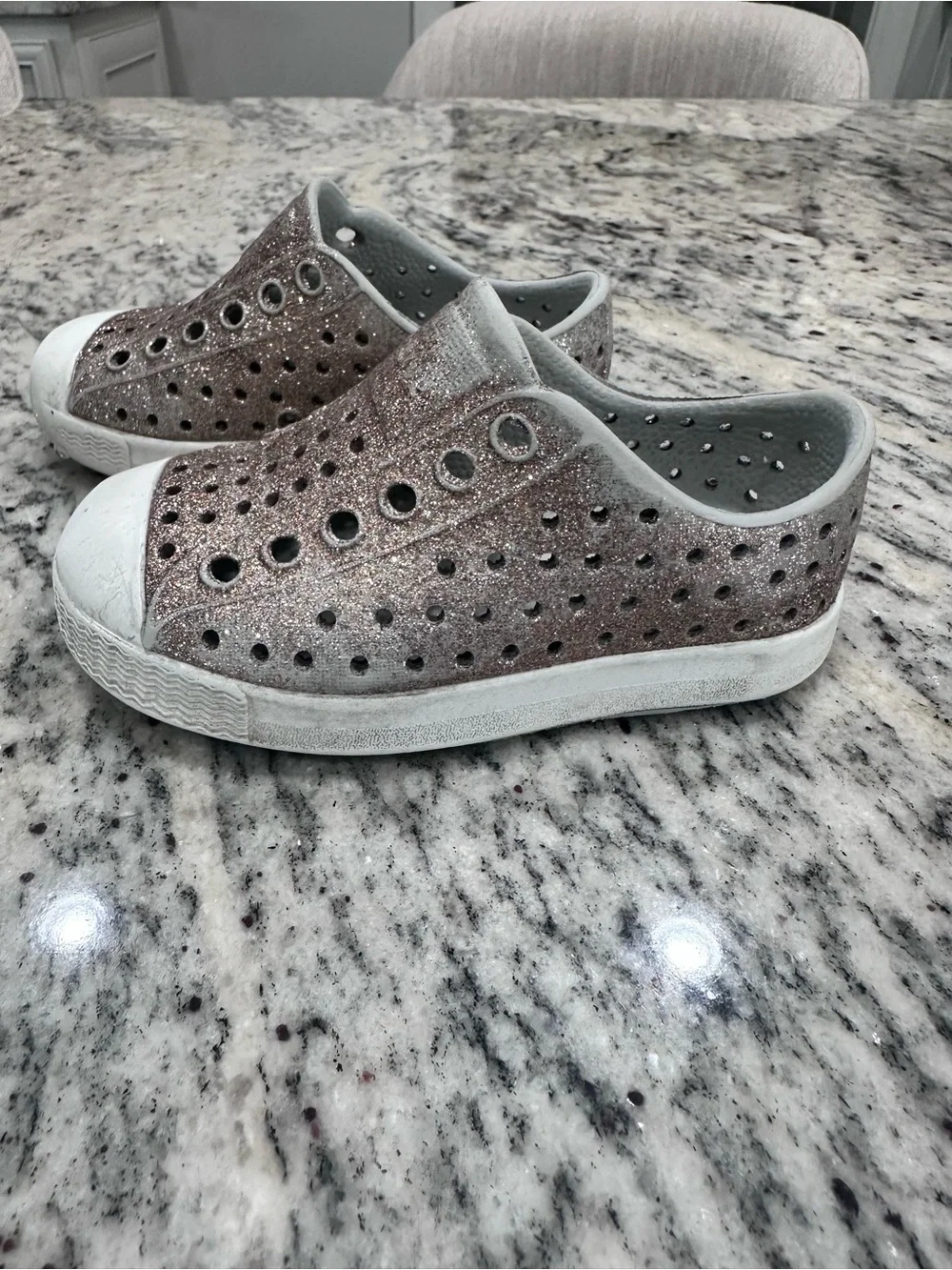 Native Shoes Jefferson Toddler Gold Glitter Slip On Size 5